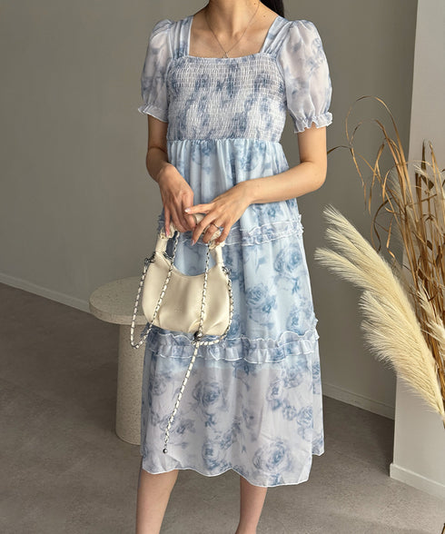 ティアードロングワンピースレディース夏服 大人可愛いシャーリングワンピース 着やせ 花柄シフォンワンピース 体型カバー スクエアネック 半袖リゾートワンピース旅行 87GUJI-001