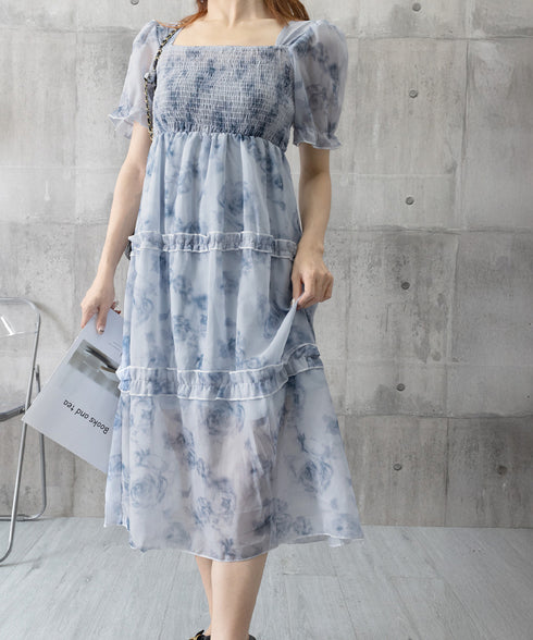 ティアードロングワンピースレディース夏服 大人可愛いシャーリングワンピース 着やせ 花柄シフォンワンピース 体型カバー スクエアネック 半袖リゾートワンピース旅行 87GUJI-001