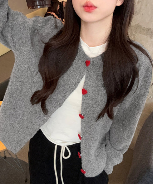 ハートボタンニットカーディガン秋冬韓国風 おしゃれニットトップス レディース きれいめカジュアル 長袖 大人可愛いセーターシンプル 洗えるニット クルーネック秋服 87HUANYI-002