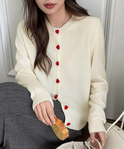ハートボタンニットカーディガン秋冬韓国風 おしゃれニットトップス レディース きれいめカジュアル 長袖 大人可愛いセーターシンプル 洗えるニット クルーネック秋服 87HUANYI-002