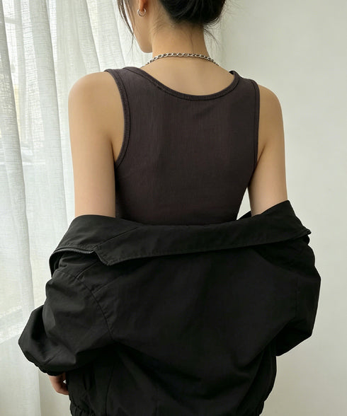 重ね着風リブタンクトップ一体型カップ付き フェイクレイヤードトップス レディース 配色パイピングインナー 韓国風 スポーティーY2K 大人可愛いUネック無地タンク 87JINJIA-001