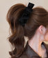 バナナクリップ ビッグリボンヘアクリップ 上品サテンリボンヘアアクセサリー 大人可愛い華やか髪留めバレエコア きれいめまとめ髪大人フェミニンしっかり留まるクリップ 87XIANING-001
