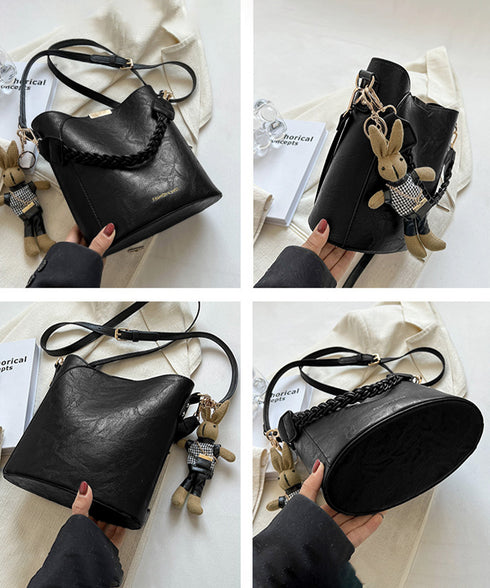 ショルダーバッグロープ編みハンドルバッグ レディース PUレザーバケツバッグチャーム付き こなれ感鞄 韓国風2way斜め掛けバッグ 高見えミニトートバッグレトロ 87XIUFENG-002