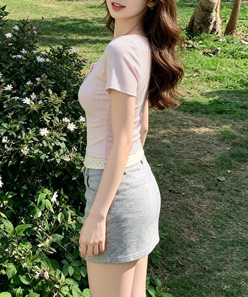 ヘンリーネックTシャツレイヤード風t半袖 フェイクレイヤードtシャツレディース 前ボタンリブtシャツ 大人可愛い レースフリルタイトT 細見え 着やせトップス春夏 87YICHANG-001
