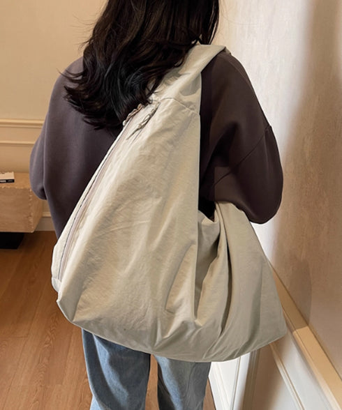 ワンショルダーバッグ大容量 ユニセックス カジュアル ショルダーバッグ レディース かばん 男女兼用 肩掛けカバン 軽い 通学バッグ シンプル ナイロンバッグ旅行 88CXH-095