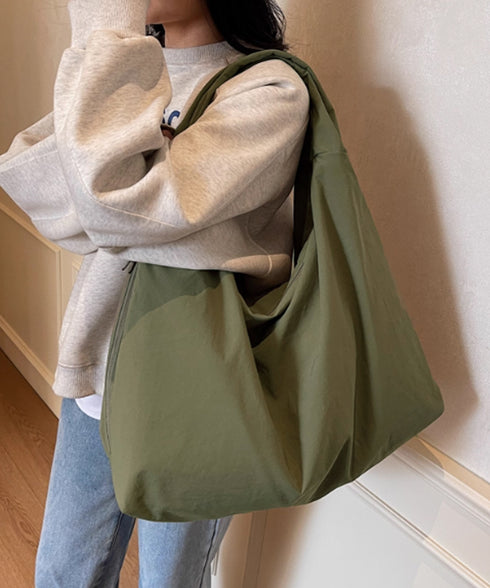 ワンショルダーバッグ大容量 ユニセックス カジュアル ショルダーバッグ レディース かばん 男女兼用 肩掛けカバン 軽い 通学バッグ シンプル ナイロンバッグ旅行 88CXH-095