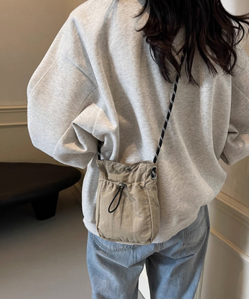 ミニ ショルダーバッグ レディース 軽量 可愛い 斜め掛けバッグ 小さめ 肩掛けかばん おしゃれ スクエアバッグ 韓国風 スマホバッグ コンパクト ナイロンバッグ 88CXH-103