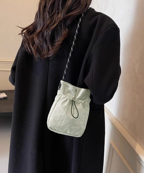 ミニ ショルダーバッグ レディース 軽量 可愛い 斜め掛けバッグ 小さめ 肩掛けかばん おしゃれ スクエアバッグ 韓国風 スマホバッグ コンパクト ナイロンバッグ 88CXH-103