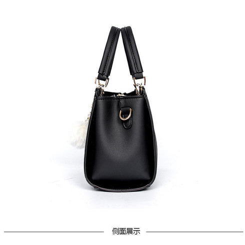 ショルダーバッグ ファーチャーム付き通勤 おしゃれ PUレザー 斜めがけバッグ 高みえ ハンドバッグ オフィスカジュアル 2wayカバン 入学入園式 肩掛けかばん 88CXH-042