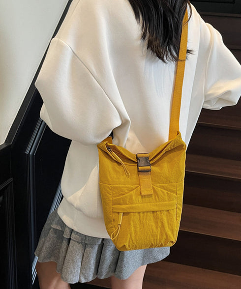 軽量ナイロンロールトップショルダーバッグ 可愛い 斜め掛けバッグ 小さめ 肩掛けかばん おしゃれ 韓国ファッション 旅行サブバッグ カジュアル コンパクト黒バッグ 88CXH-050