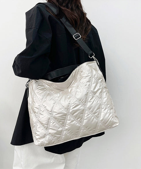 メタリックキルティング ショルダーバッグ レディース 大人可愛い ハンドバッグ PUレザー 肩掛けカバン 大容量 斜め掛け かばん 通勤 マザーズバッグ A4収納 88CXH-069