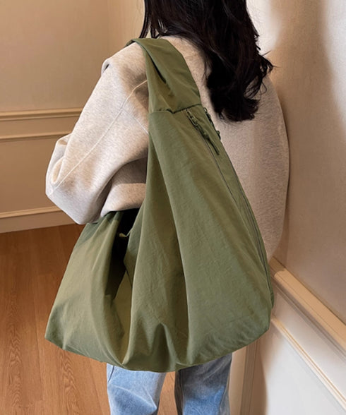 ワンショルダーバッグ大容量 ユニセックス カジュアル ショルダーバッグ レディース かばん 男女兼用 肩掛けカバン 軽い 通学バッグ シンプル ナイロンバッグ旅行 88CXH-095