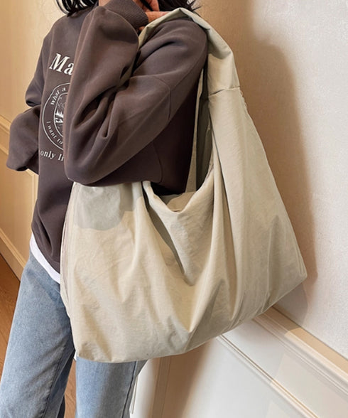 ワンショルダーバッグ大容量 ユニセックス カジュアル ショルダーバッグ レディース かばん 男女兼用 肩掛けカバン 軽い 通学バッグ シンプル ナイロンバッグ旅行 88CXH-095