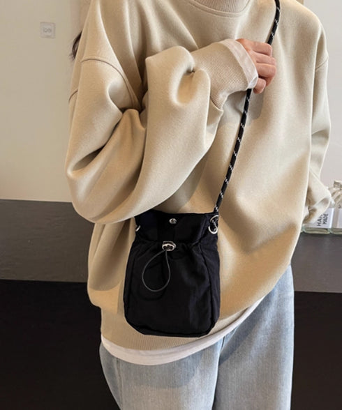 ミニ ショルダーバッグ レディース 軽量 可愛い 斜め掛けバッグ 小さめ 肩掛けかばん おしゃれ スクエアバッグ 韓国風 スマホバッグ コンパクト ナイロンバッグ 88CXH-103