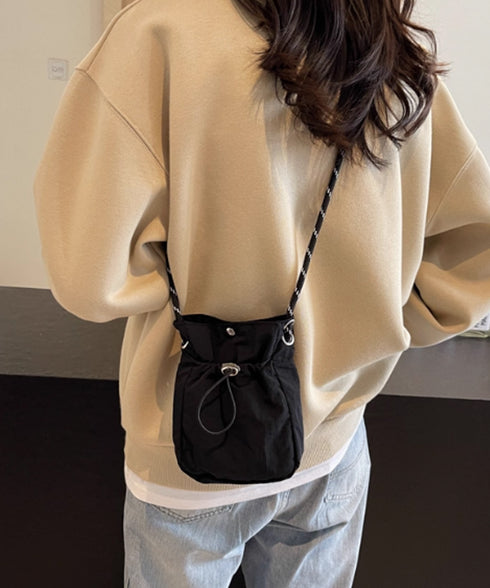 ミニ ショルダーバッグ レディース 軽量 可愛い 斜め掛けバッグ 小さめ 肩掛けかばん おしゃれ スクエアバッグ 韓国風 スマホバッグ コンパクト ナイロンバッグ 88CXH-103