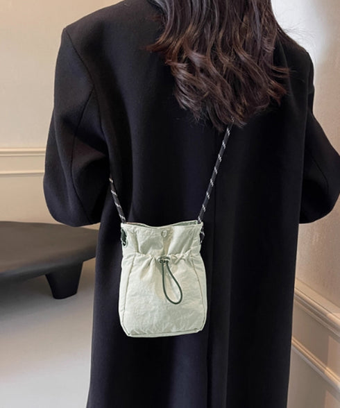 ミニ ショルダーバッグ レディース 軽量 可愛い 斜め掛けバッグ 小さめ 肩掛けかばん おしゃれ スクエアバッグ 韓国風 スマホバッグ コンパクト ナイロンバッグ 88CXH-103