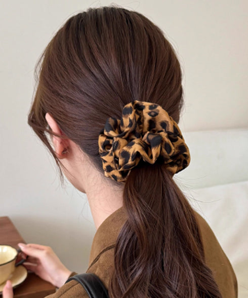 レオパード柄 ボリュームシュシュ 大きめ レディース 大人可愛い ヒョウ柄 ヘアゴム アニマル柄 ヘアアクセサリー おしゃれ ヘアアレンジ 簡単 まとめ髪 韓国風 88CXH-113