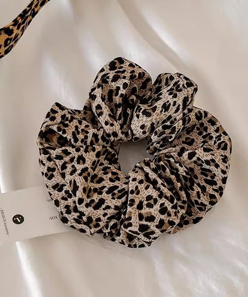 レオパード柄 ボリュームシュシュ 大きめ レディース 大人可愛い ヒョウ柄 ヘアゴム アニマル柄 ヘアアクセサリー おしゃれ ヘアアレンジ 簡単 まとめ髪 韓国風 88CXH-113