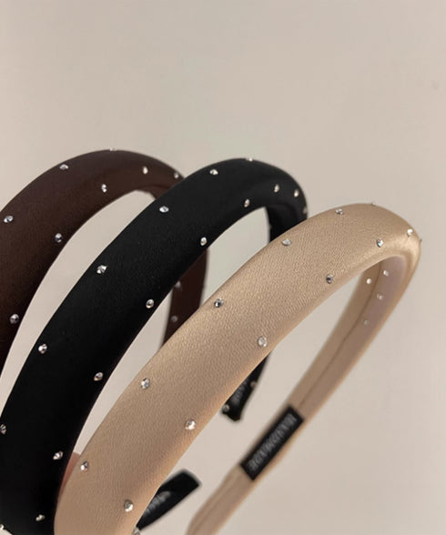 スタッズ付き サテンカチューシャ 韓国風 おしゃれ 清楚カチューシャ レディース 大人可愛い ヘアアクセサリー 痛くない 髪飾り シンプル ヘアアレンジ トレンド 88CXH-139