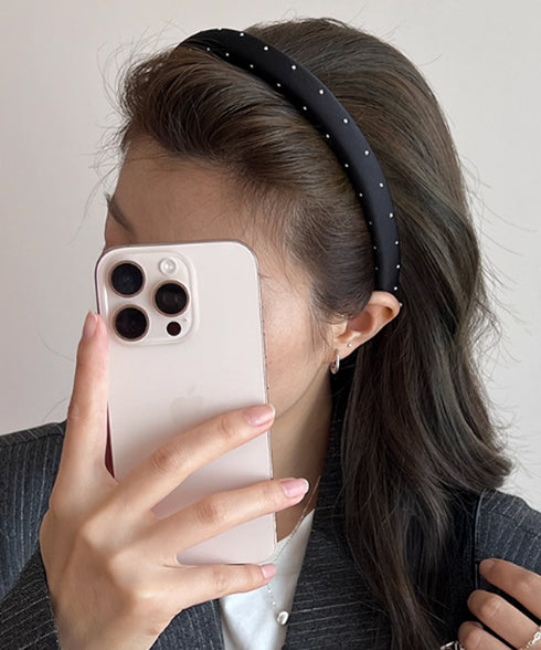 スタッズ付き サテンカチューシャ 韓国風 おしゃれ 清楚カチューシャ レディース 大人可愛い ヘアアクセサリー 痛くない 髪飾り シンプル ヘアアレンジ トレンド 88CXH-139