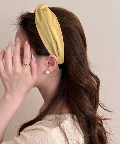 ツイスト ワイドカチューシャ 小顔洗顔 おしゃれ 幅広カチューシャ レディース 大人可愛い ヘアアクセサリー 痛くない 髪飾り シンプル ヘアアレンジ トレンド 88CXH-143