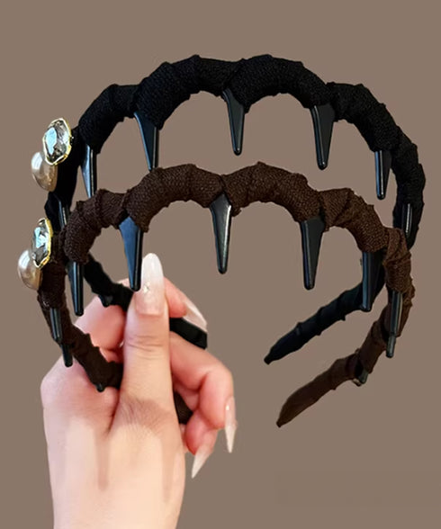 ビジュー装飾 カチューシャ 小顔 髪留め おしゃれ 清楚カチューシャ レディース 大人可愛い ヘアアクセサリー 痛くない 髪飾り シンプル ヘアアレンジ トレンド 88CXH-155