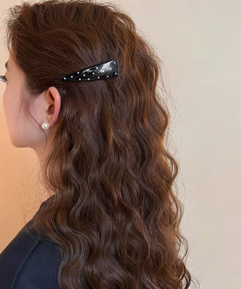 ドット柄 三角ヘアクリップ韓国風 可愛い 大人かわいい 水玉模様スリーピン フェミニン 簡単髪留め きれいめ 髪飾り 上品 ヘアアクセサリー カジュアル プチプラ 88CXH-156