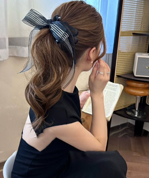 シアー ストライプリボン シュシュ韓国風 おしゃれ ロングリボン ヘアゴム レディース 大人可愛い ヘアアクセサリー フェミニン まとめ髪 お呼ばれヘア 上品清楚 88CXH-171