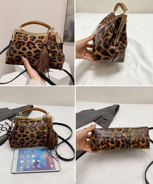 レオパード柄 2WAYショルダーバッグ タッセルチャーム付きハンドバッグ ヒョウ柄 肩掛けバッグ レディース おしゃれ 斜め掛けかばん 大人カジュアル 秋冬新作 88CXH-183