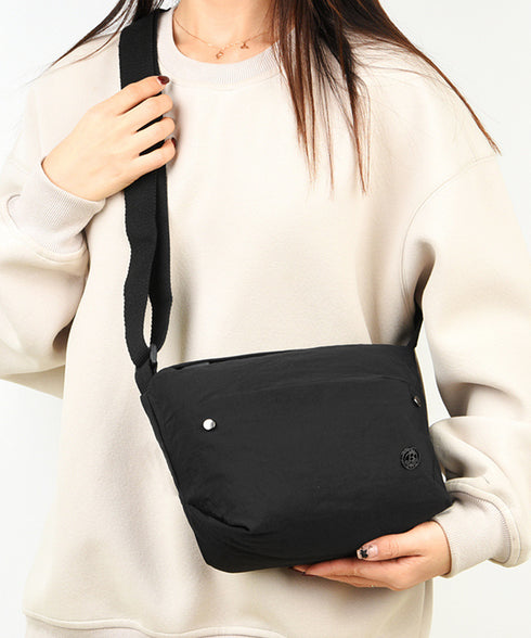 ミニショルダーバッグ 軽量斜めがけバッグ レディース ナイロンカバン 韓国風 コンパクト鞄 小さめ シンプル 2way ミニバッグ 無地 肩掛けクロスボディバッグ 89XFENG-066