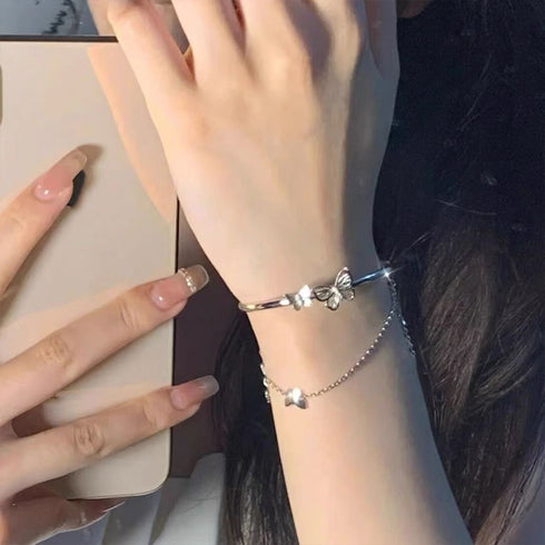 ブレスレット 2連バングル 蝶々モチーフ レディース アクセサリー 可愛い アジャスター付き アクセサリー プレゼント かわいいジュエリー 韓国ファッション 89ACAI-012