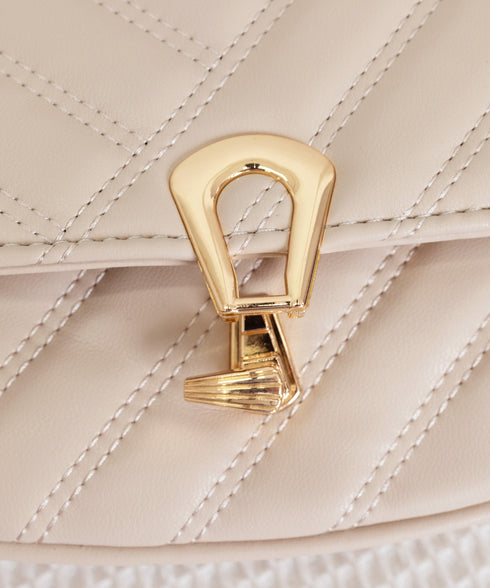 ミニショルダーバッグ キルティング鞄上品 レディース ミニバッグ チェーンストラップカバン 大人可愛い 斜め掛け 2way フェミニン コンパクトかばん 肩掛け鞄 89AI-017