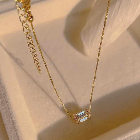 ネックレス チェーン ゴールド きらきら 韓国風 きらきら 可愛い レディース 上品 結婚式 回転するチャーム オシャレ プレゼント デート 89HUAY-007