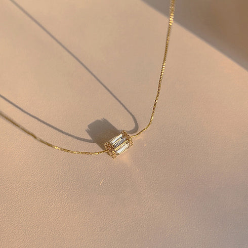 ネックレス チェーン ゴールド きらきら 韓国風 きらきら 可愛い レディース 上品 結婚式 回転するチャーム オシャレ プレゼント デート 89HUAY-007