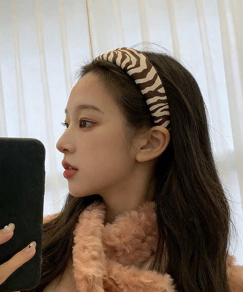 跡つかないカチューシャ ゼブラ柄 韓国風 ヘアアクセサリー 大人可愛い レディース 髪飾り ファッション小物 アニマル柄カチューシャ カジュアル ヘアバンド 洗顔 89HUAY-009