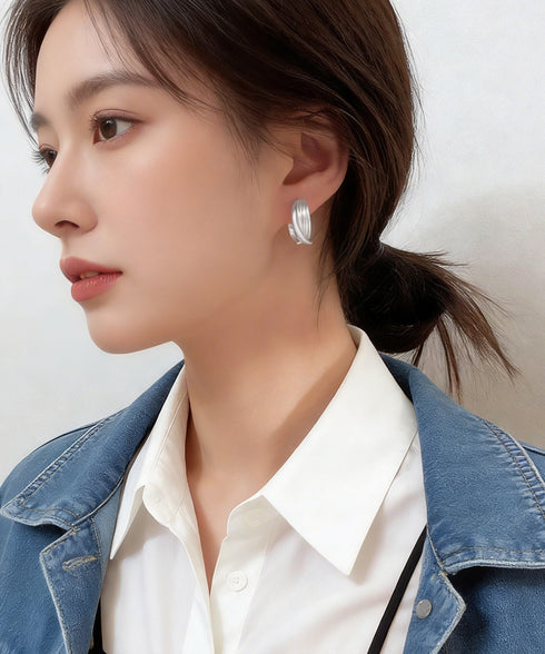 フープピアス C型スタッドピアス 両耳用 ミニマルピアス レディース アクセサリー プチプラ 大人上品ピアス シルバー お洒落 軽いピアス シンプル耳飾り 韓国風 89NAIMI-001