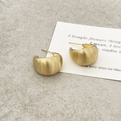 ピアス 大ぶりピアス レディース 韓国風 アクセサリー ジュエリー 大きめピアス 人気 流行 ボリューム プチプラ c型ピアス 両耳用 耳飾り シルバー お洒落 89QLANG-009