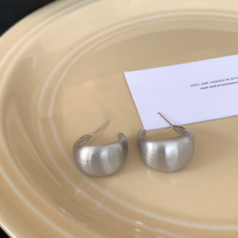 ピアス 大ぶりピアス レディース 韓国風 アクセサリー ジュエリー 大きめピアス 人気 流行 ボリューム プチプラ c型ピアス 両耳用 耳飾り シルバー お洒落 89QLANG-009
