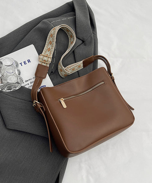 スクエアショルダーバッグ PUレーザー鞄 レディース 斜めがけカバン 通勤通学 オフィスカジュアル合皮かばん 肩掛け フェイクレザーバッグ ワンショルダー鞄 無地 89XFENG-062