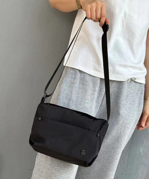 ミニショルダーバッグ 軽量斜めがけバッグ レディース ナイロンカバン 韓国風 コンパクト鞄 小さめ シンプル 2way ミニバッグ 無地 肩掛けクロスボディバッグ 89XFENG-066