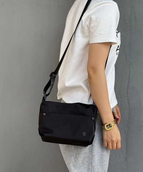 ミニショルダーバッグ 軽量斜めがけバッグ レディース ナイロンカバン 韓国風 コンパクト鞄 小さめ シンプル 2way ミニバッグ 無地 肩掛けクロスボディバッグ 89XFENG-066