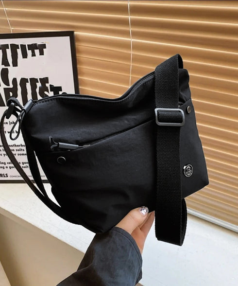 ミニショルダーバッグ 軽量斜めがけバッグ レディース ナイロンカバン 韓国風 コンパクト鞄 小さめ シンプル 2way ミニバッグ 無地 肩掛けクロスボディバッグ 89XFENG-066