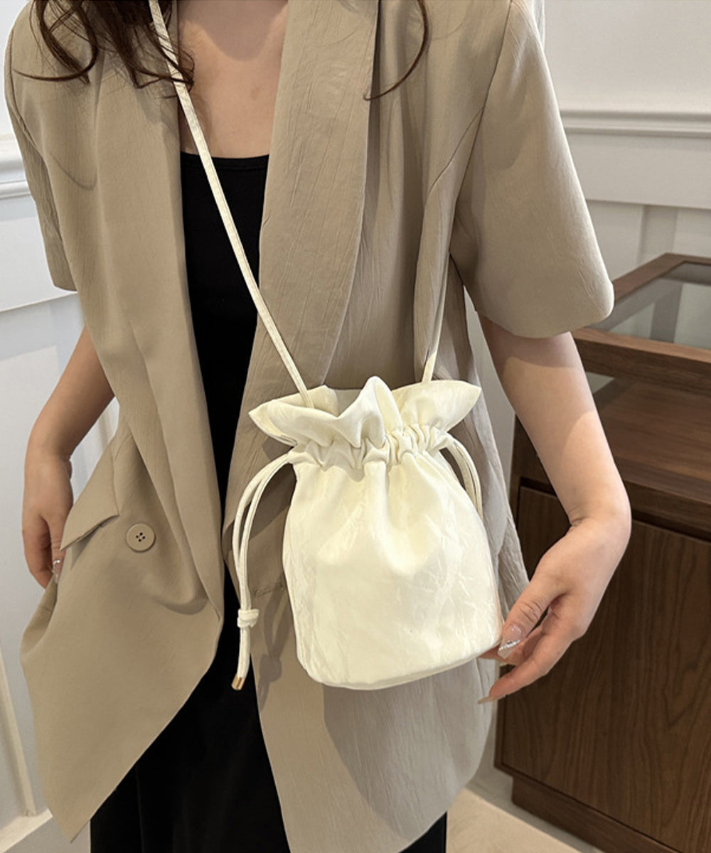 ミニショルダーバッグ 斜め掛け巾着バッグ アイボリー