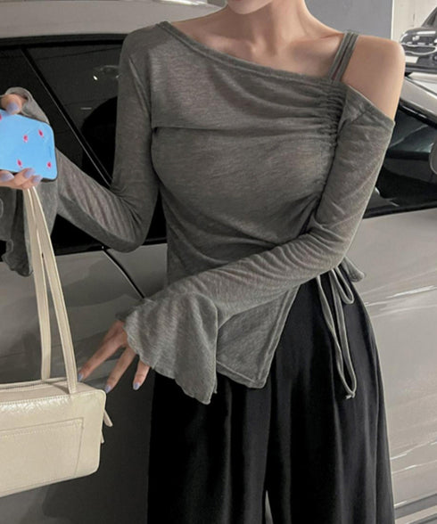 ワンオフショルダーTシャツギャザー 長袖 肩出しドロストtシャツ レディース リボンタイトTシャツ肩あき セクシートップス お洒落 アンバランスヘムtシャツ 薄手 90CHENXINI-021