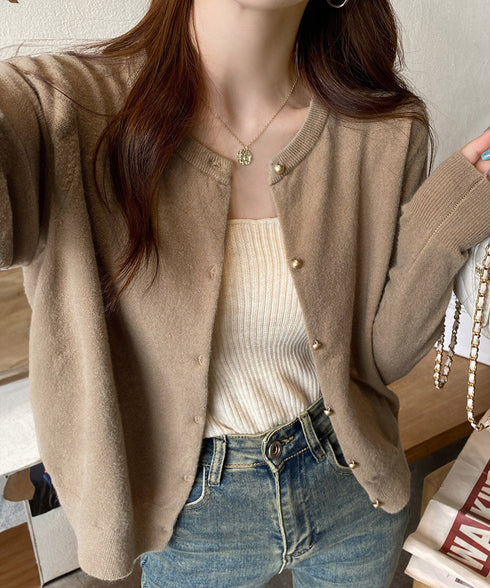 金ボタンショートニットカーディガン韓国風 レディース シンプル ベーシック定番ニット ゴールドボタン羽織り コンパクトニットトップス長袖クルーネックニットセーター 90CHENXINI-028