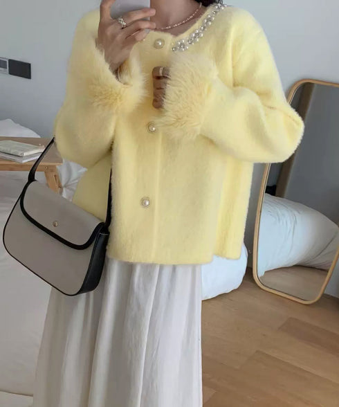 モヘアニットカーディガンファージャケット ふわふわファーニットアウター レディースきれいめシャギーニット高級感 パール付きエレガントトップス おしゃれ 上品秋冬服 90HYHT-001