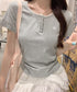 ワンポイントリボンTシャツレース配色半袖 レディース ヘンリーネック半袖T リボン刺しゅうタイトトップス 可愛いコンパクトtシャツ サイドギャザー 細身カットソー 90XINM-001