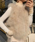 フェイクファーベスト ふわふわファージレ エコファーボリュームベスト 大人可愛いトレンドファージャケットノースリーブ 高見え ノーカラーアウター秋冬 ポケット付き 90XYHM-001