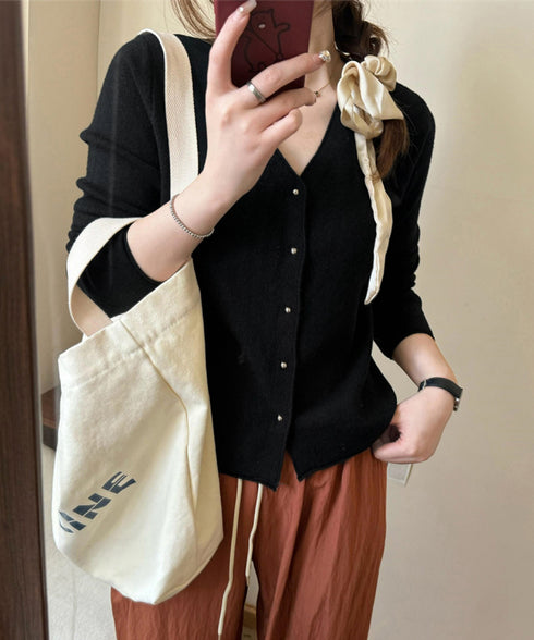 Vネック ニットカーディガン韓国風ニット レディース きれいめニットトップス 秋冬 前開きニット 通勤通学ニットアウター 長袖 セーター 可愛いボタン羽織り 無地 90YKL-004
