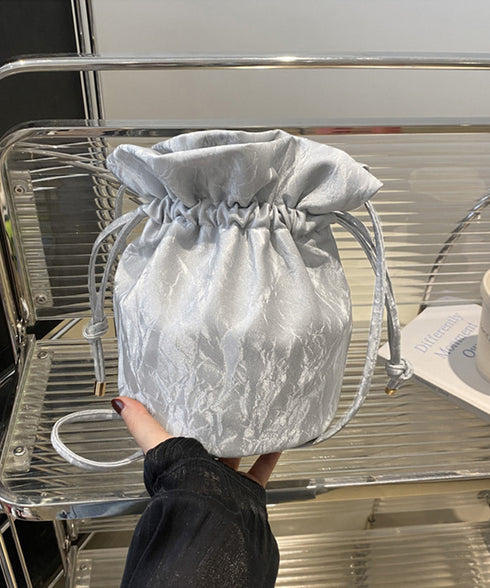 ミニショルダーバッグ 斜め掛け巾着バッグ レディース トレンド シルバーバッグ ミニバッグ 大人かわいい コンパクト鞄 使いやすいポシェット 韓国風バケットバッグ 90BAIGOU-004